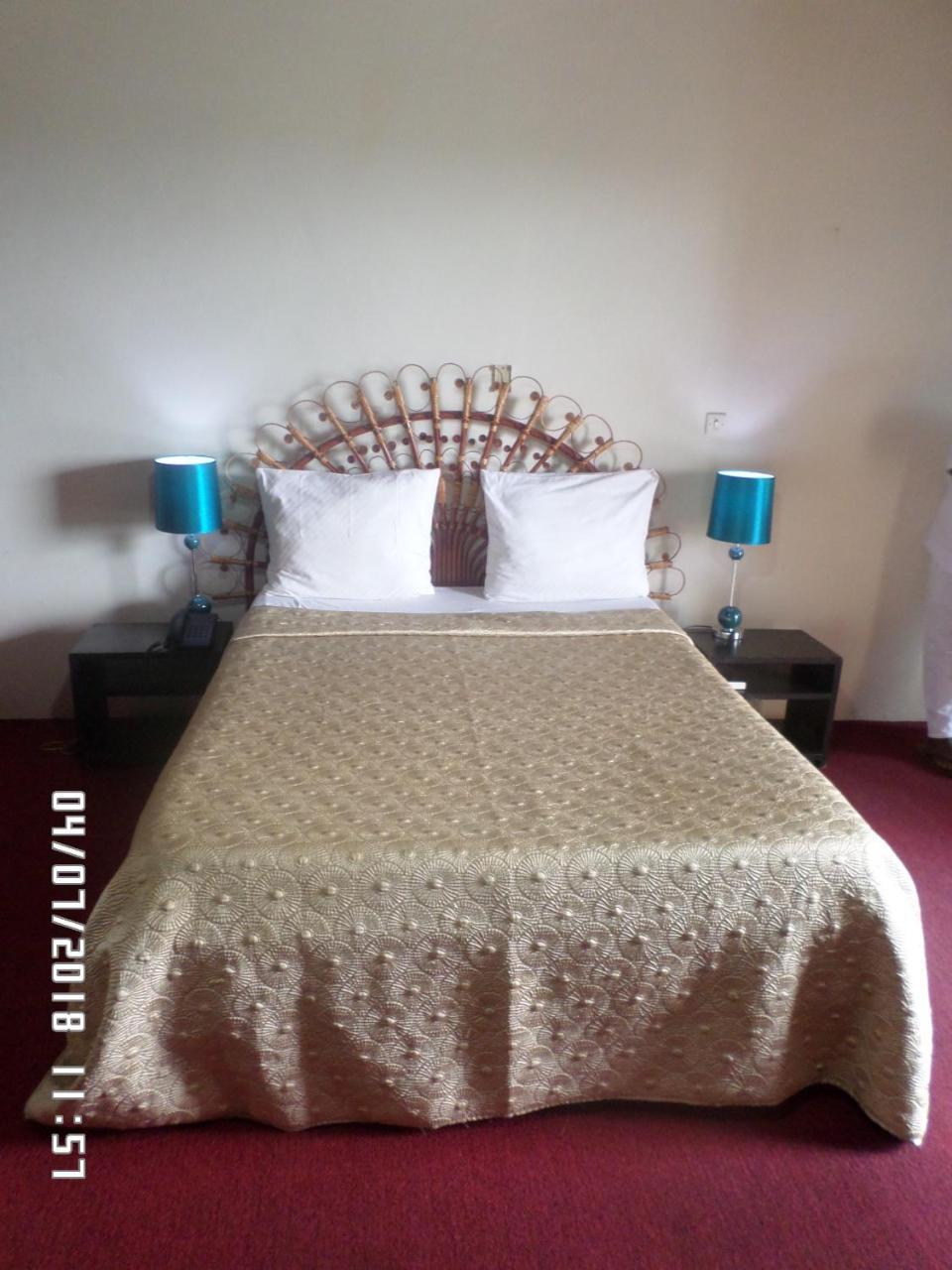 Hotel Azur Yaoundé Buitenkant foto