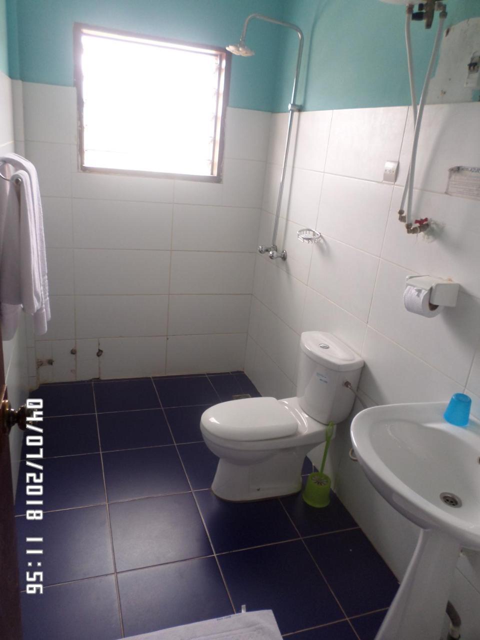 Hotel Azur Yaoundé Buitenkant foto