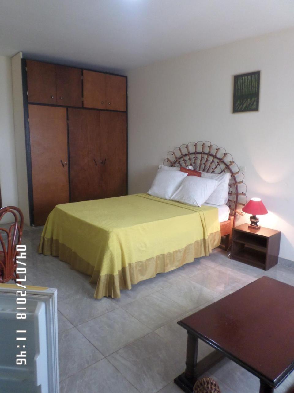 Hotel Azur Yaoundé Buitenkant foto