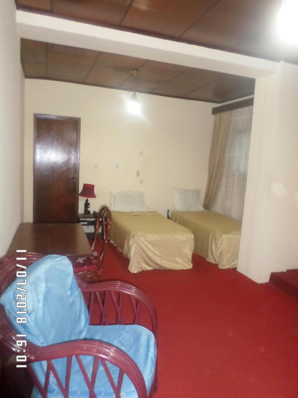 Hotel Azur Yaoundé Buitenkant foto