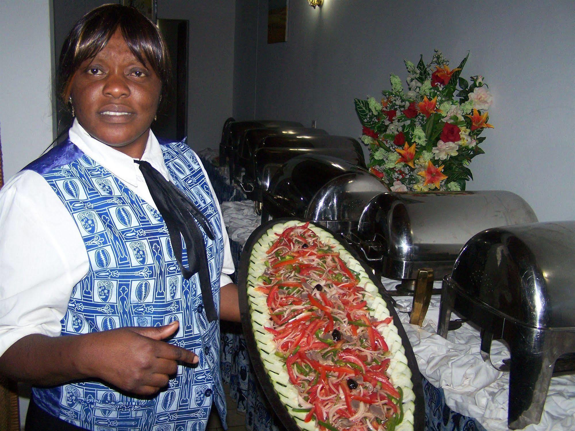 Hotel Azur Yaoundé Buitenkant foto